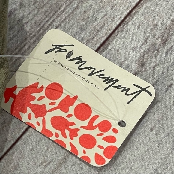 Free People FP Movement Voyage Pants Cargo Straight Leg Desert Taupe Sz S NWT - Picture 14 of 14